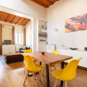 Apartment Modern, Bright Near Boboli Gardens & Santo Spirito - Homeunity, Florence
